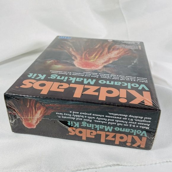 Volcano Making Kit by Kidz Labs Fun Science Product 4M NEW Factory SEALED Age 8+ - Picture 6 of 6